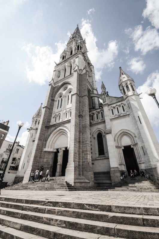 https://www.wizengo.live/wp-content/uploads/2026/08/basilique-nantes-531x800.jpg