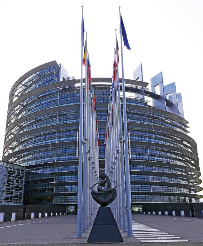 https://www.wizengo.live/wp-content/uploads/2026/08/strasbourg-parlement-europeen-658x800.jpg
